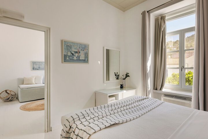 Hydra Hotel
