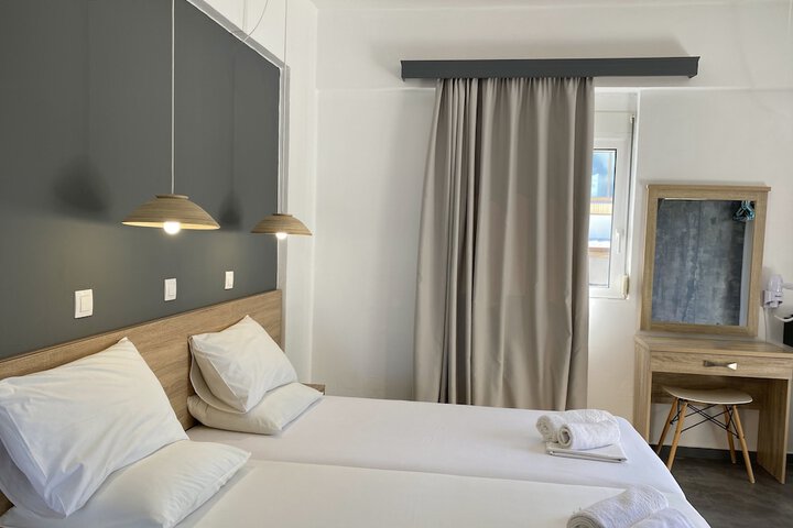 Room 9 of 35