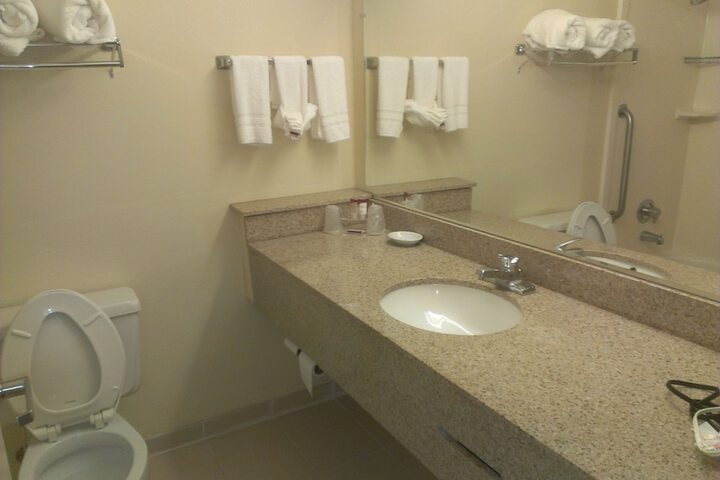 Room 10 of 16