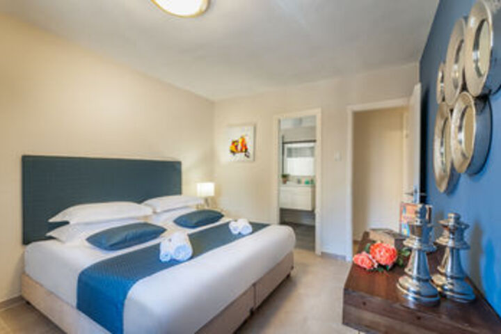 Room 7 of 28