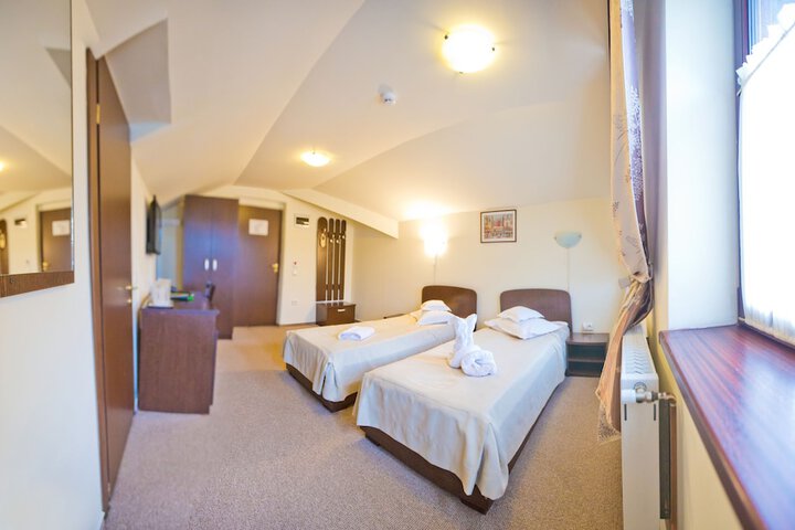 Room 55 of 106