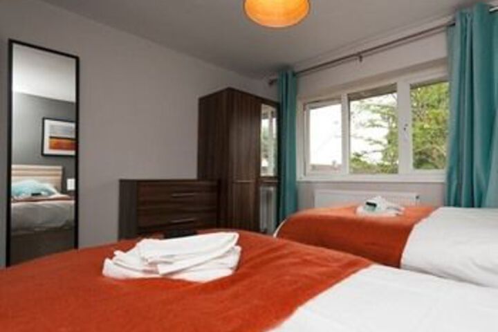 Room 13 of 26