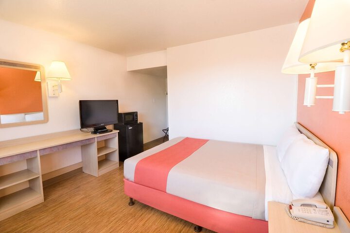 Room 16 of 52