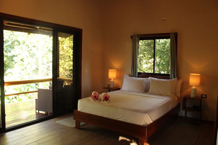Room 8 of 77