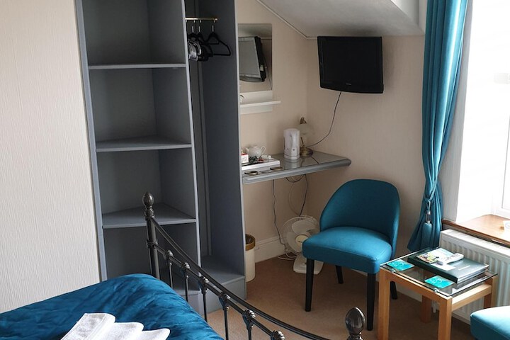 Room 7 of 62