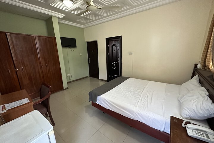 Room 12 of 14