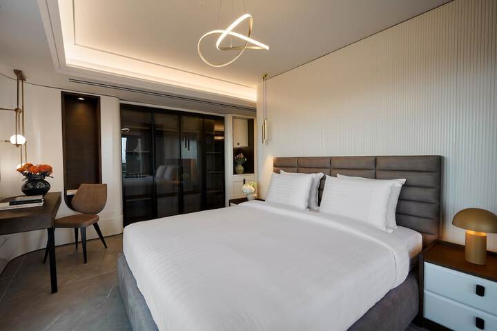 Room 126 of 400