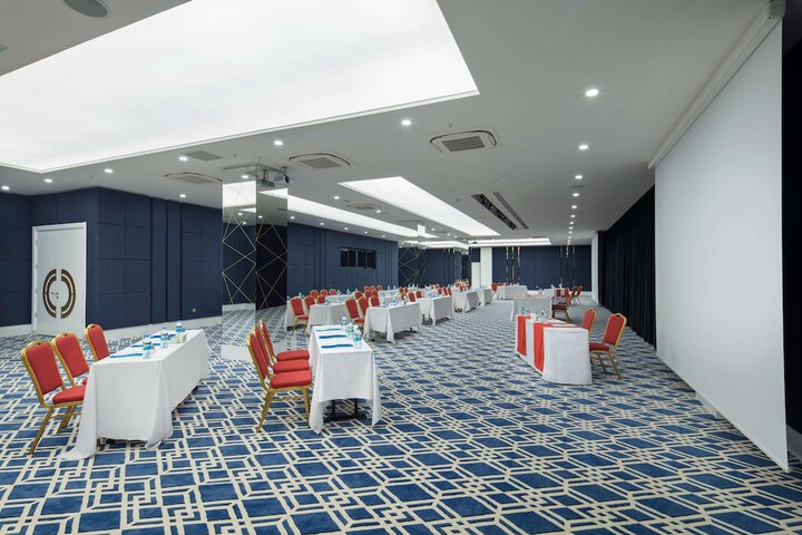 Business Center 115 of 160