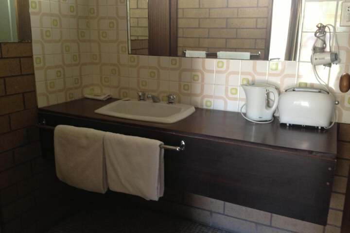 Room 32 of 41