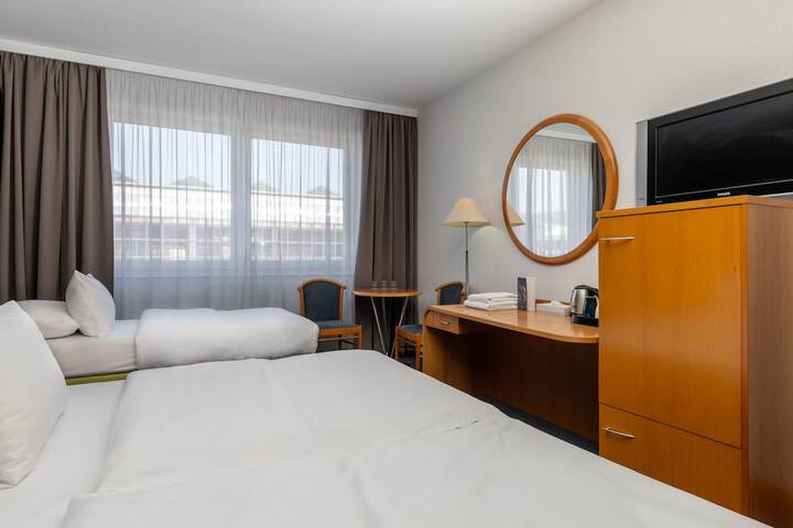 Room 18 of 44