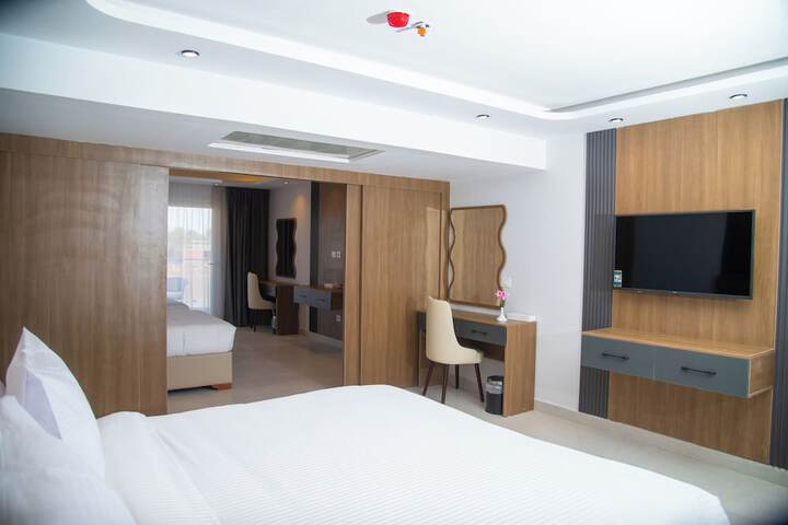 Room 7 of 63