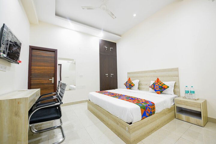 Room 18 of 27