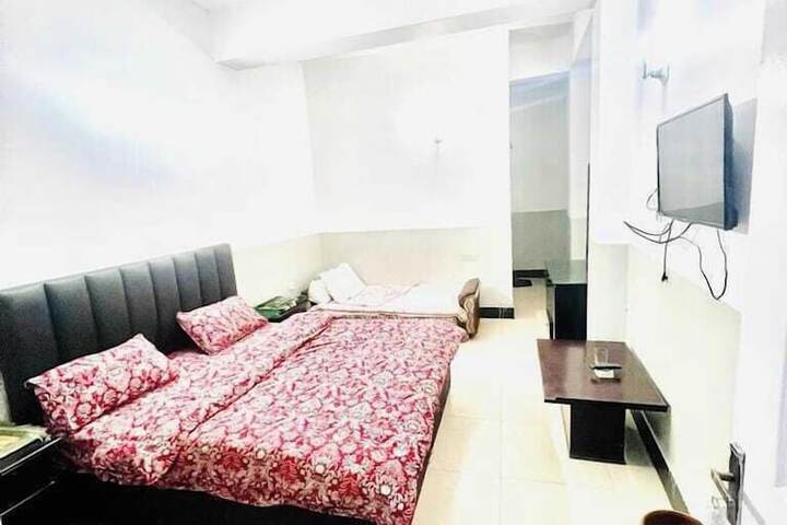 Room 13 of 17