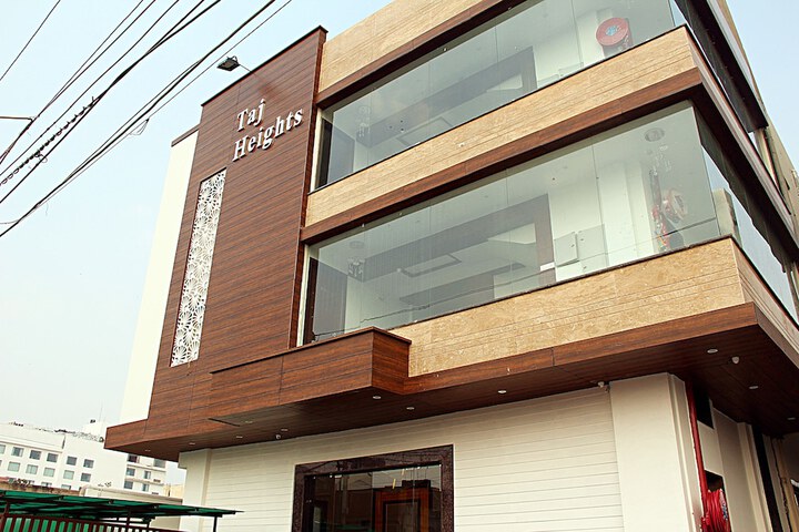FabHotel Taj Nagari