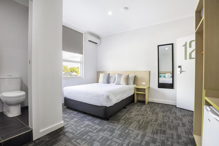 Room 10 of 56
