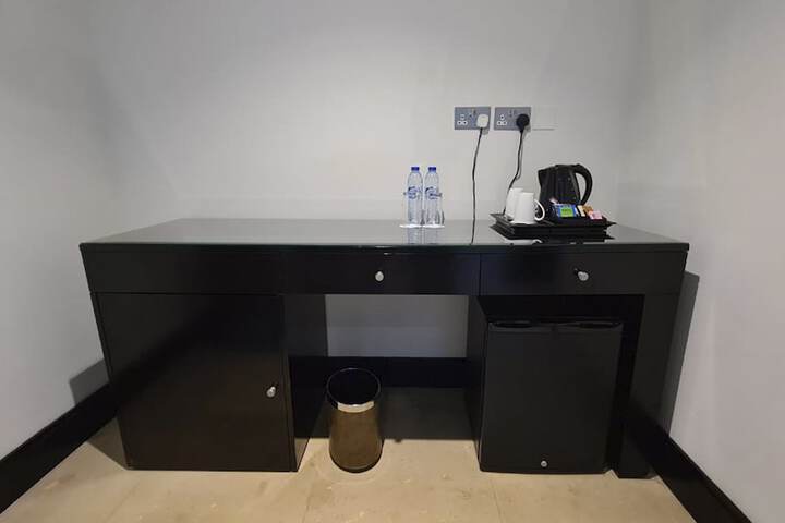 Room 62 of 211