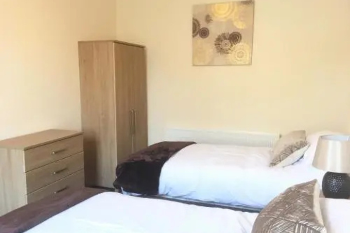 Room 3 of 16