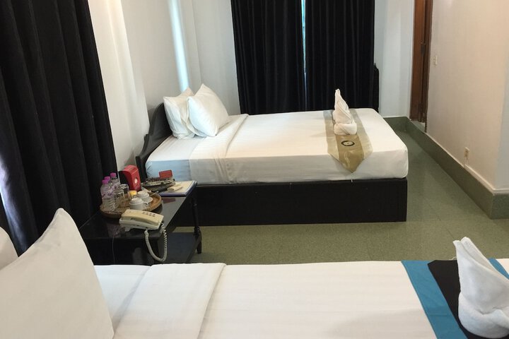Room 30 of 106