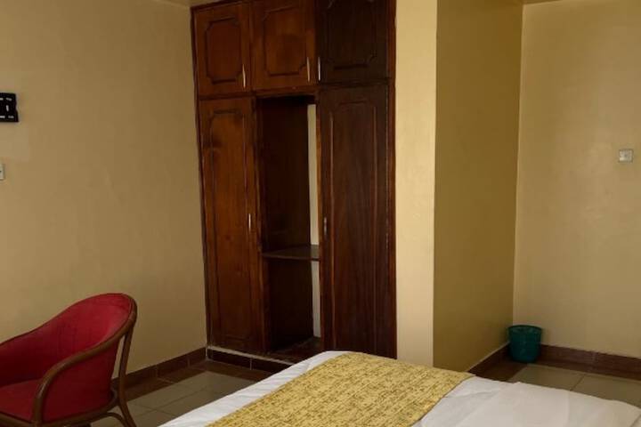 Room 5 of 17