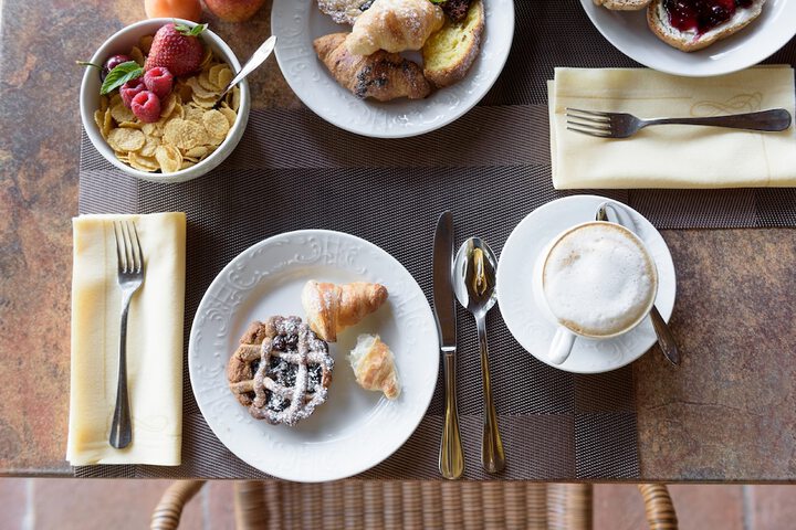 Breakfast/Coffee Service 161 of 225