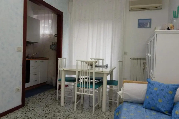 Room 6 of 6