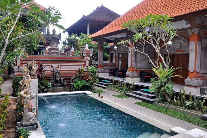Hotel with Pool