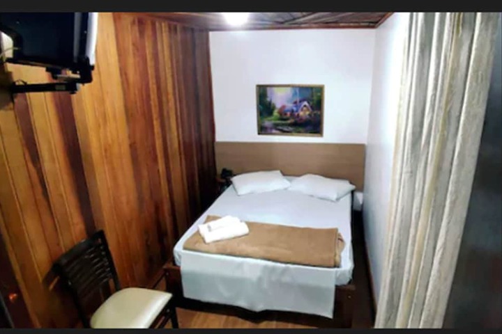 Room 8 of 26