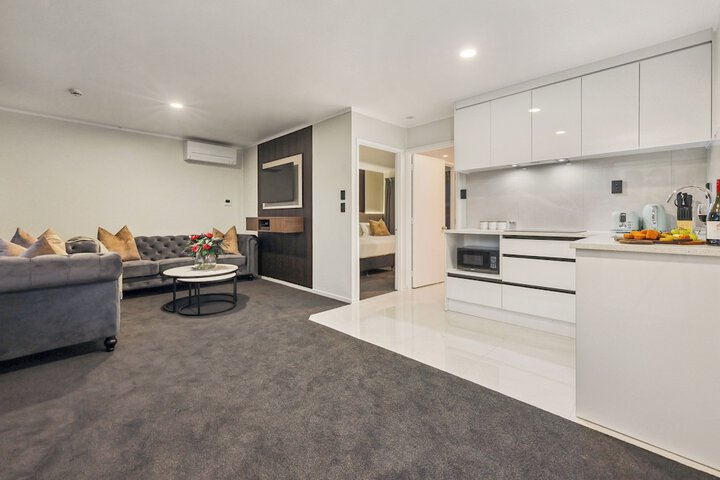 Room 2 of 27