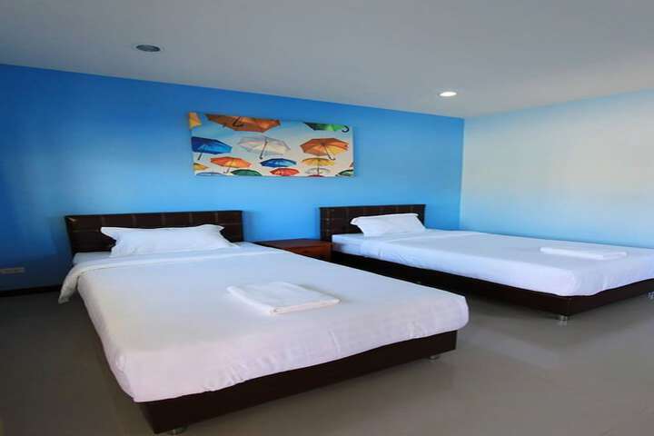 Room 6 of 38