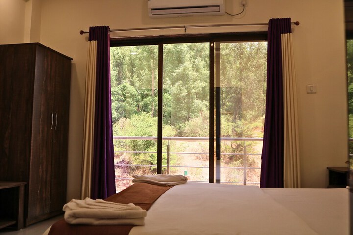 Room 17 of 60