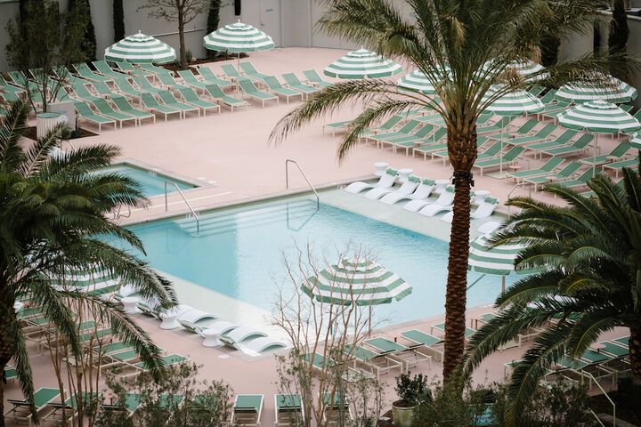 Pool 40 of 73