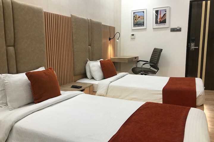Room 4 of 26