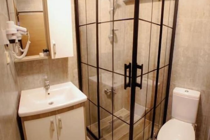 Room 13 of 21