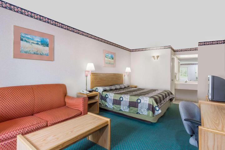 1 King Bed (6 of 7)