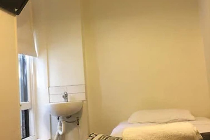 Room 8 of 61