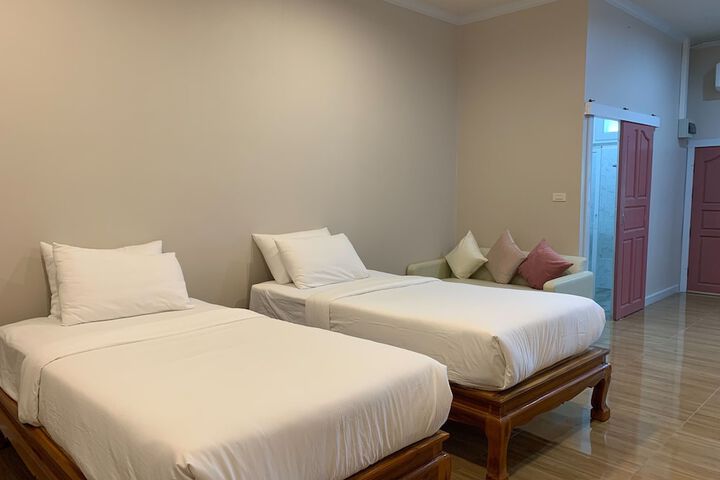 Room 8 of 81