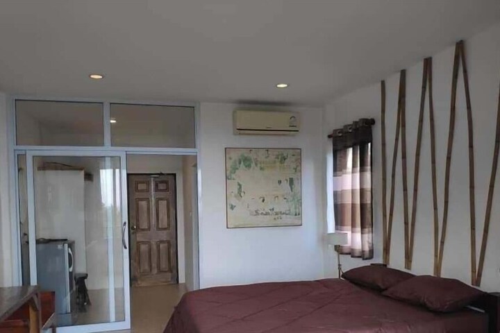 Room 10 of 29