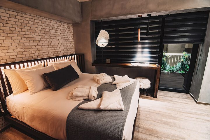 Room 8 of 49
