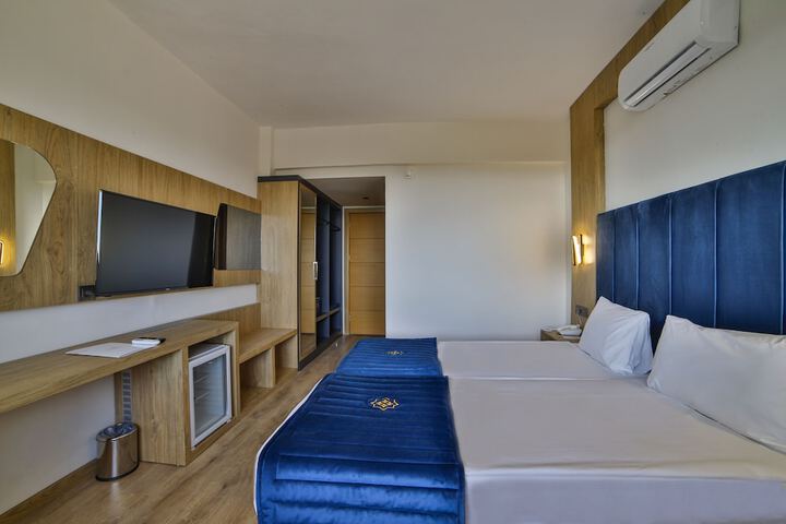 Room 8 of 53