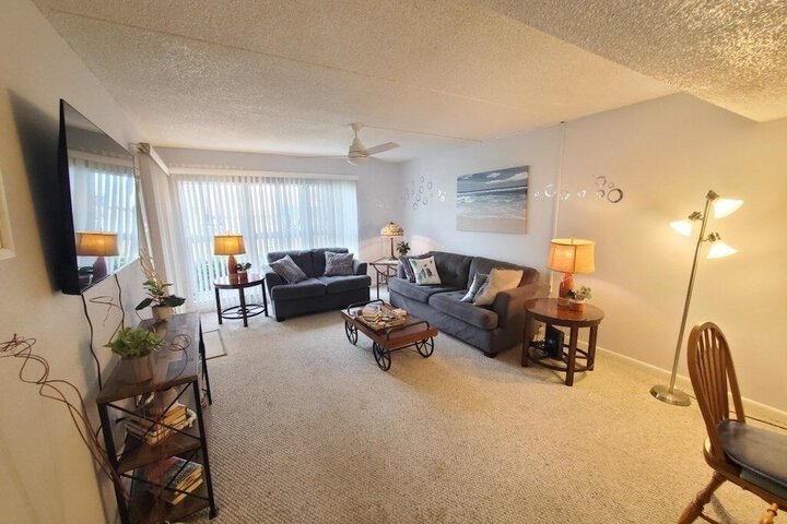 Room 8 of 14