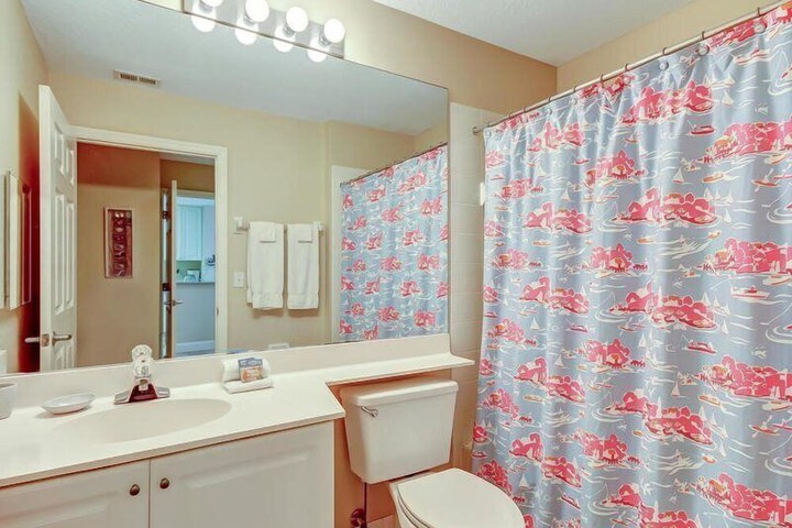 Room 15 of 33