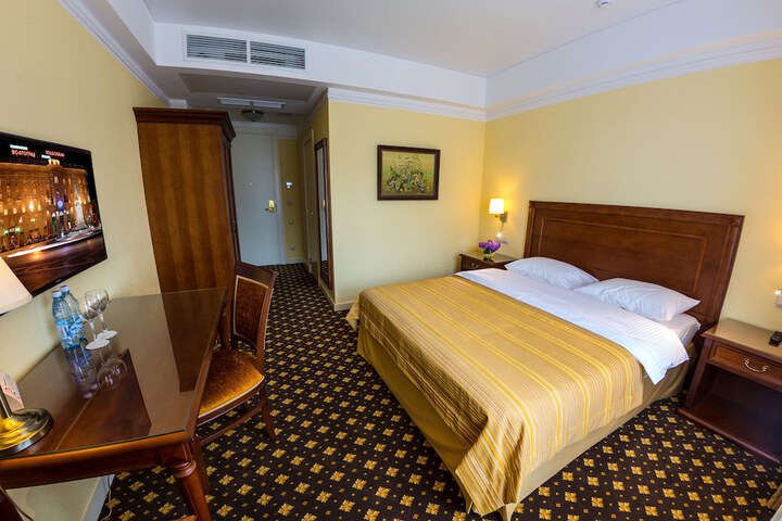 Room 20 of 92