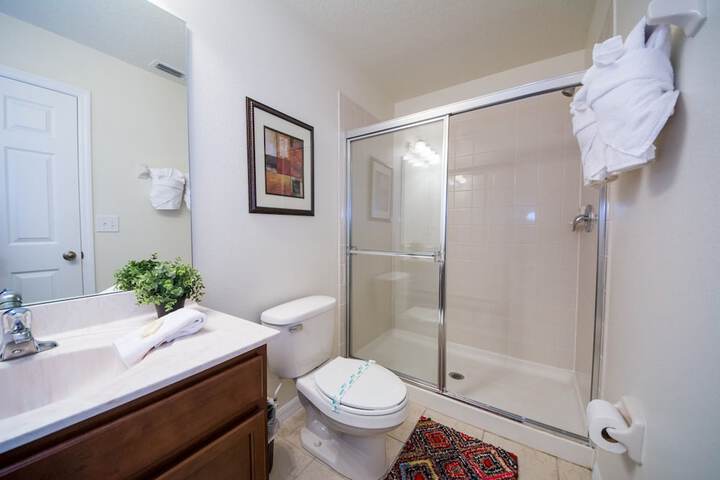Room 169 of 221