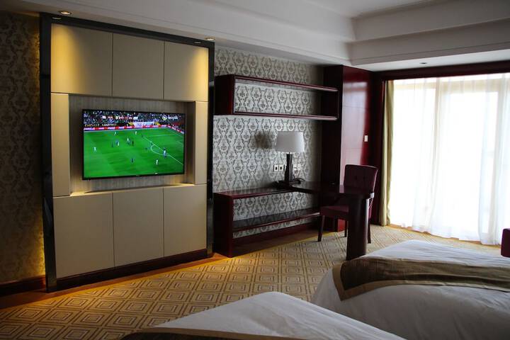 Room 35 of 46
