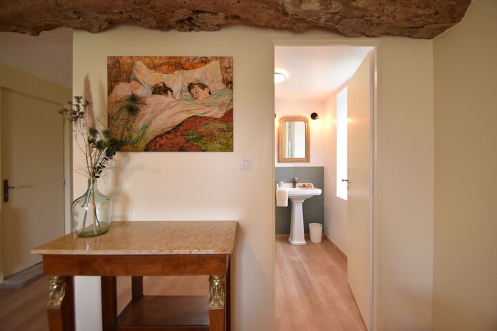 Room 8 of 26