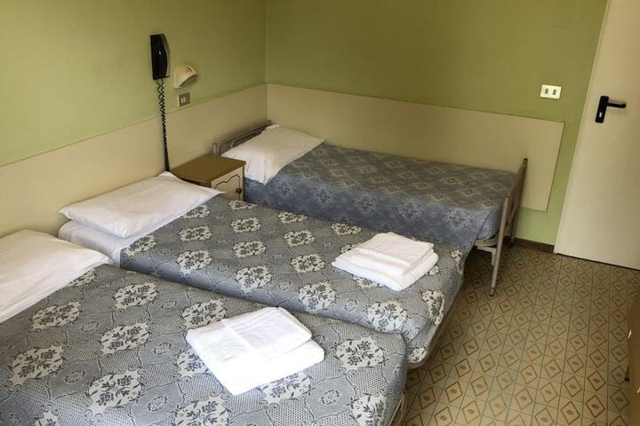 Room 13 of 41