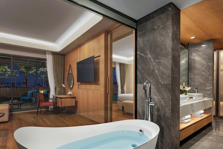 Room 20 of 35