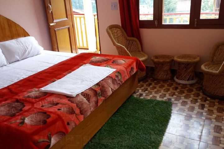 Room 4 of 4