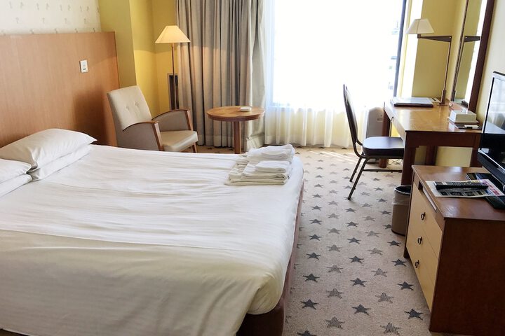 Room 5 of 66