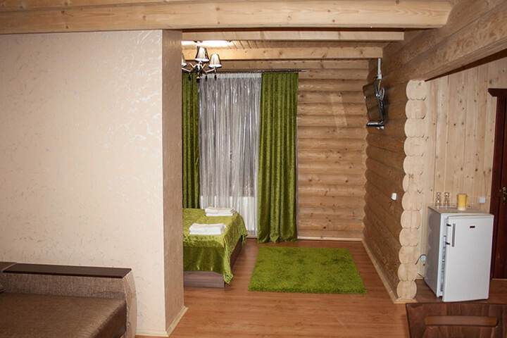 Room 27 of 76
